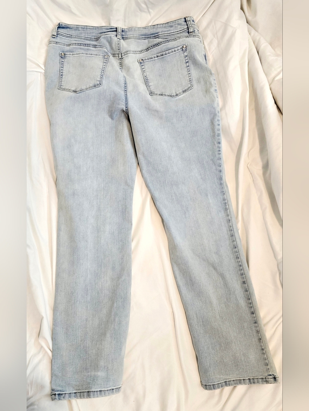 Chicos Fabulously Slimming Jeans 2 Short Light Wash Straight Leg Denim Womens Mi - Picture 6 of 6